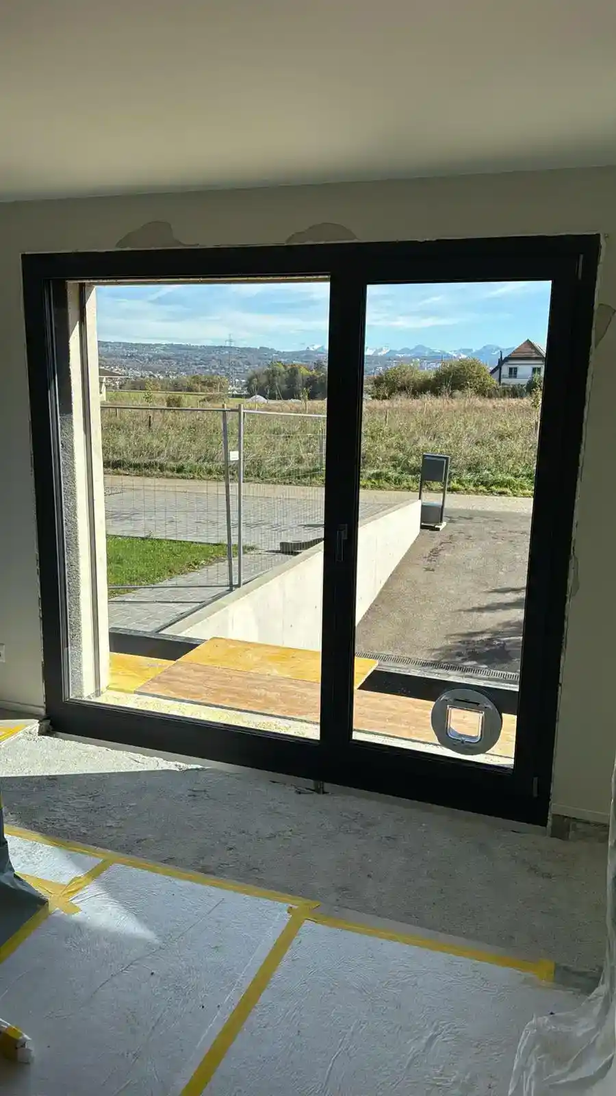 Porte aluminium installation Suisse romande