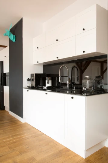 Fenêtres PVC en façade, finition soignée